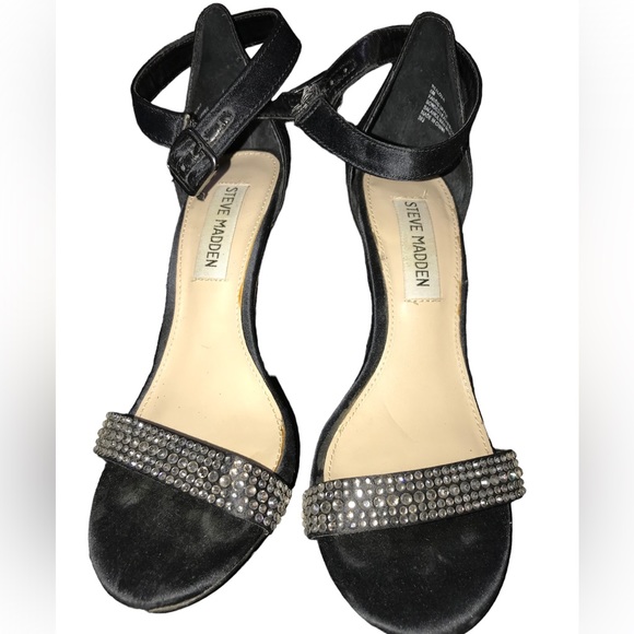 🔥2/$20 Steve Madden strappy sandals w/rhinestones - Picture 4 of 5